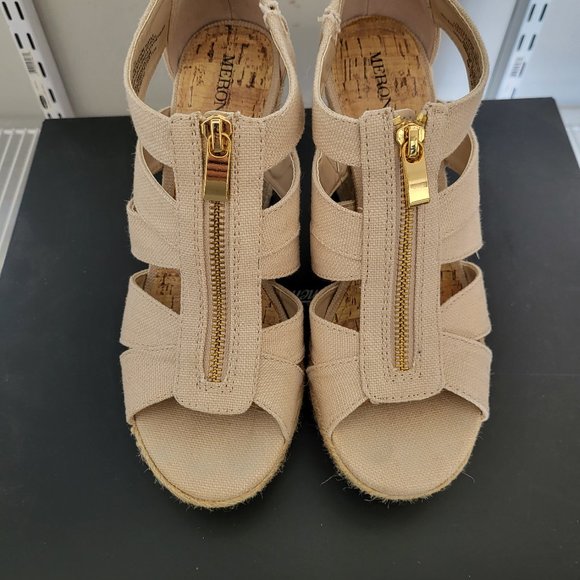 Sandals - Picture 1 of 6